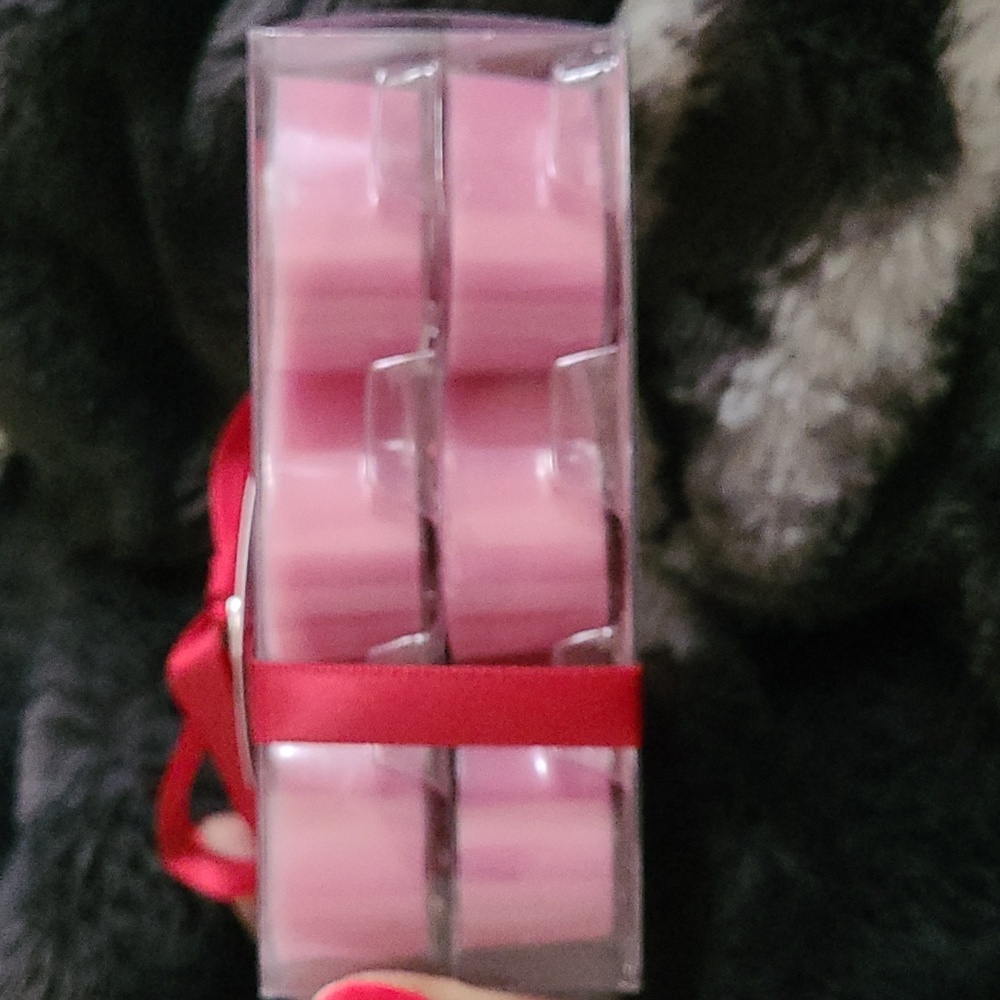 Heart-Shaped Pink and Red Tealight Candles Set - Picture 4 of 7